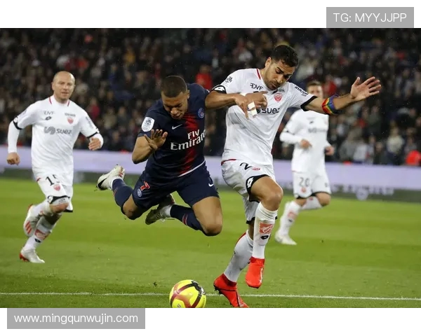 法甲冠军球队庆典活动及球迷互动回顾